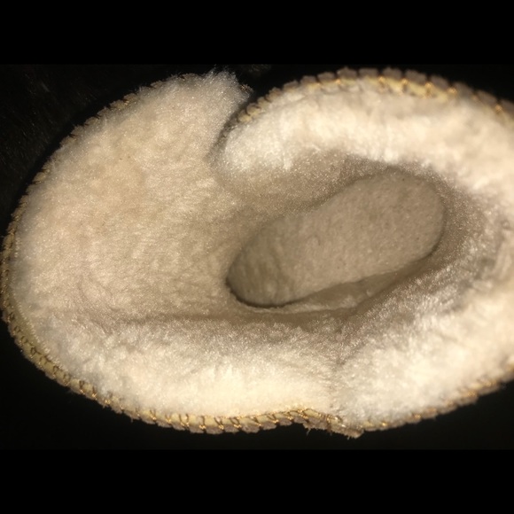 Mid Calf Boots (ugg type) - Picture 3 of 5